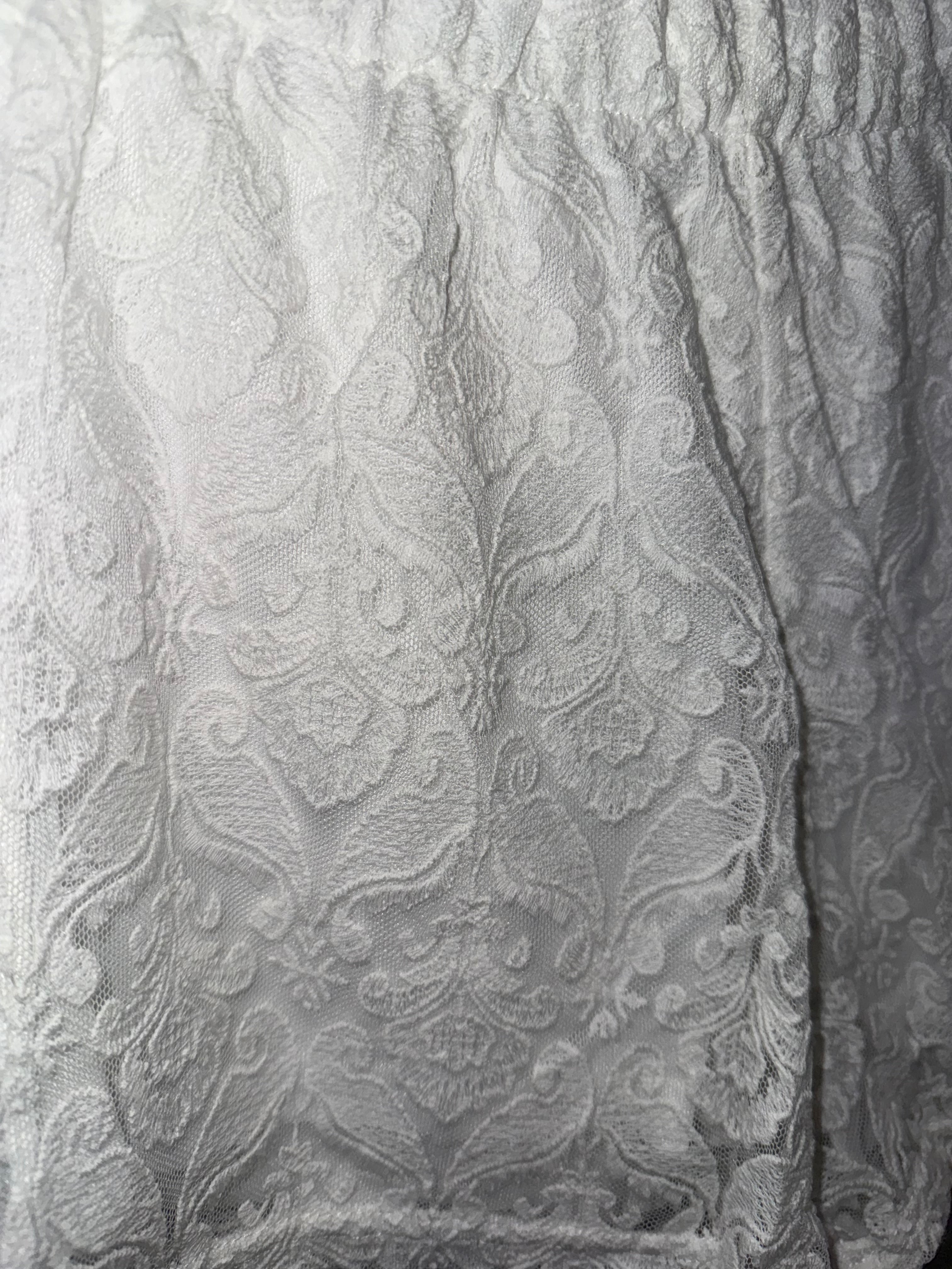 Short Pizzo Bianco in Stile Elegante per un Look Estivo Chic e Confortabile